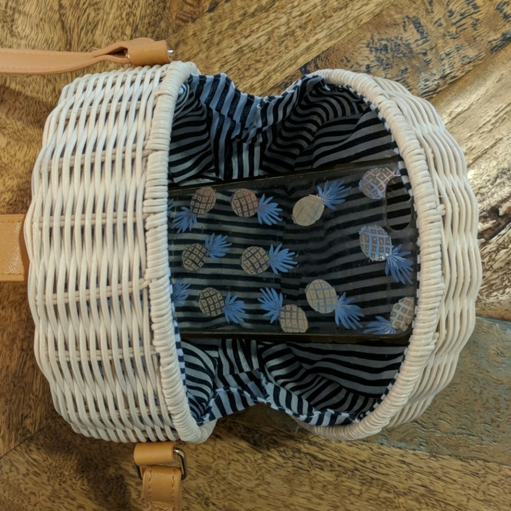 Round rattan straw crossbody - Picture 4 of 5
